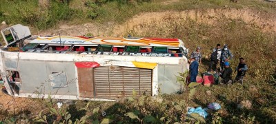  नवलपरासीमा बस दुर्घटनामा २० जना घाइते 
